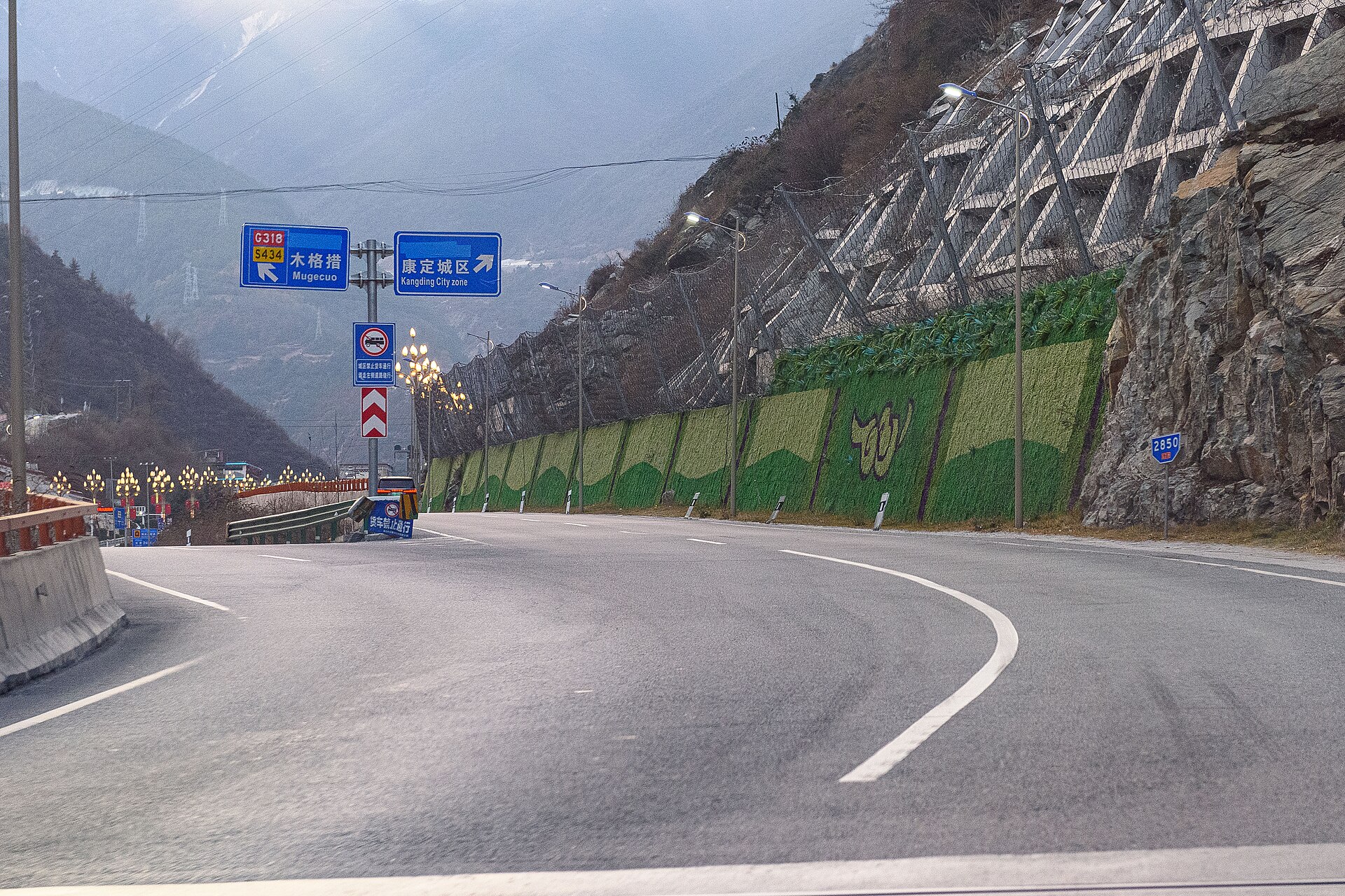 西藏 公路 包車